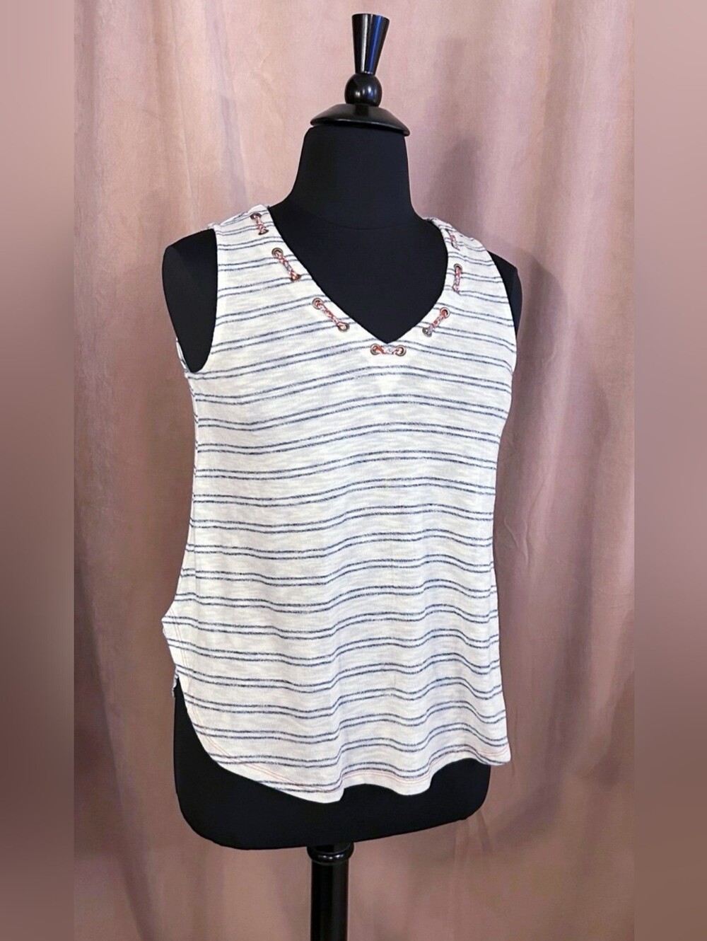 HEM & THREAD STRIPED TOP